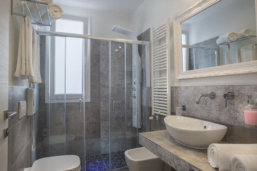 White Suite & Apartments Bellaria-Igea Marina Bagian luar foto