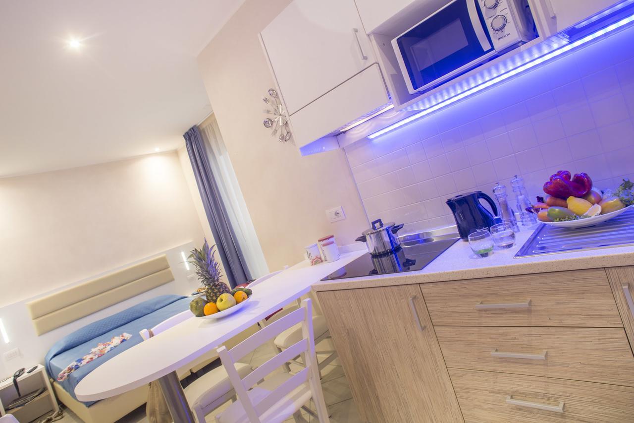 White Suite & Apartments Bellaria-Igea Marina Bagian luar foto