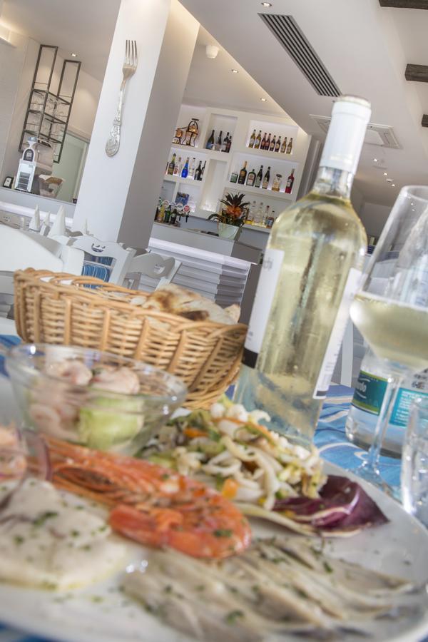 White Suite & Apartments Bellaria-Igea Marina Bagian luar foto