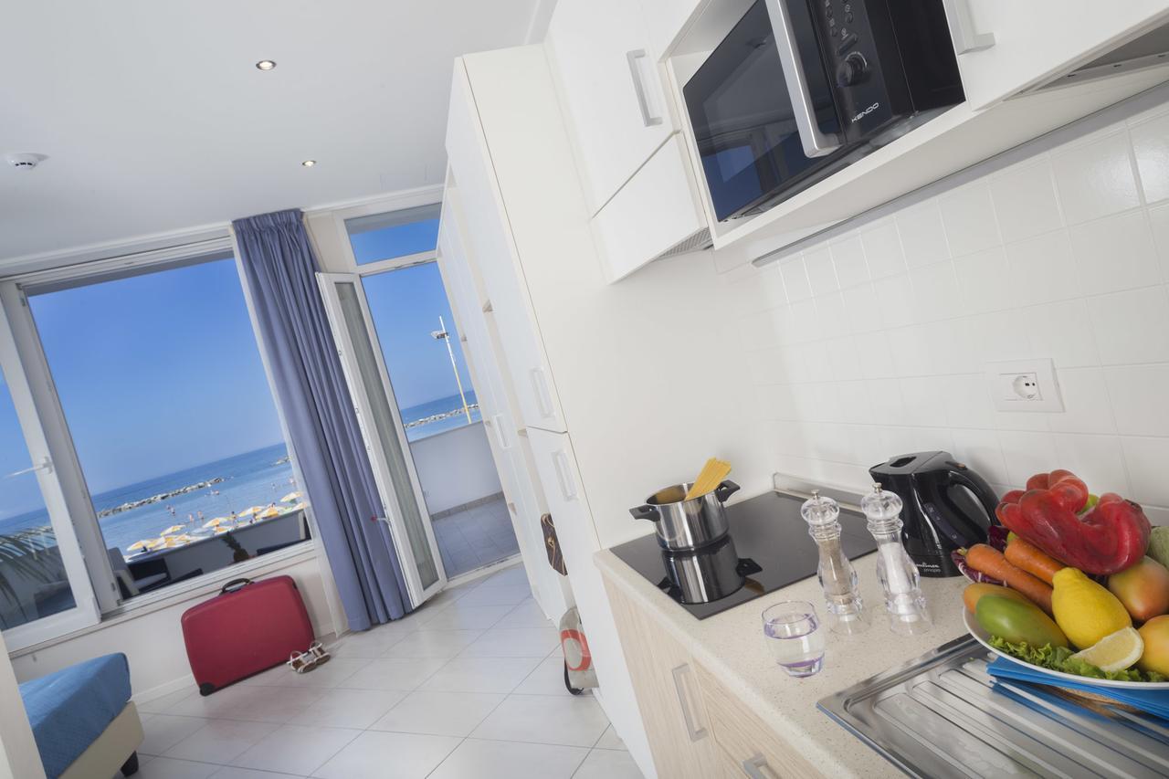 White Suite & Apartments Bellaria-Igea Marina Bagian luar foto