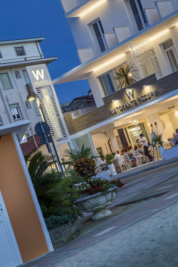White Suite & Apartments Bellaria-Igea Marina Bagian luar foto
