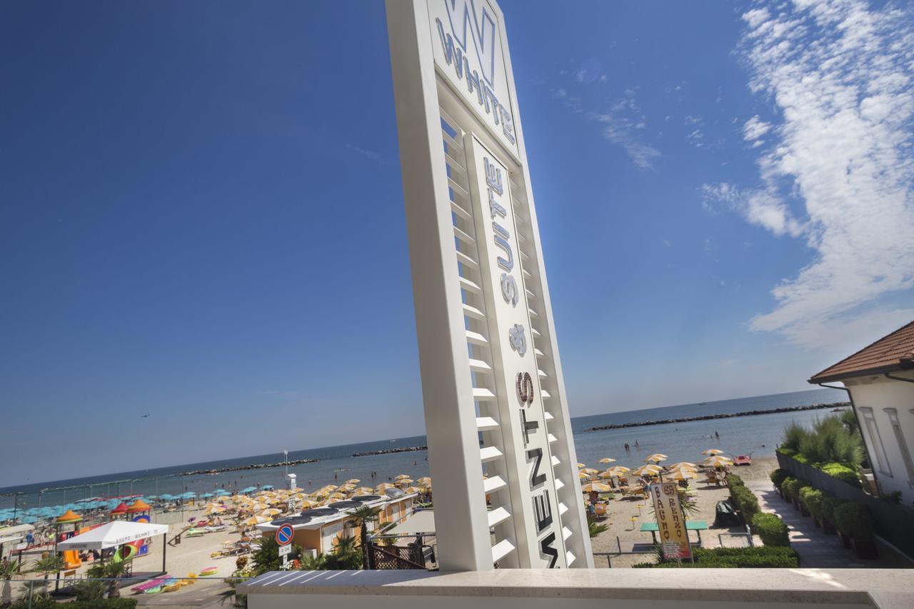 White Suite & Apartments Bellaria-Igea Marina Bagian luar foto