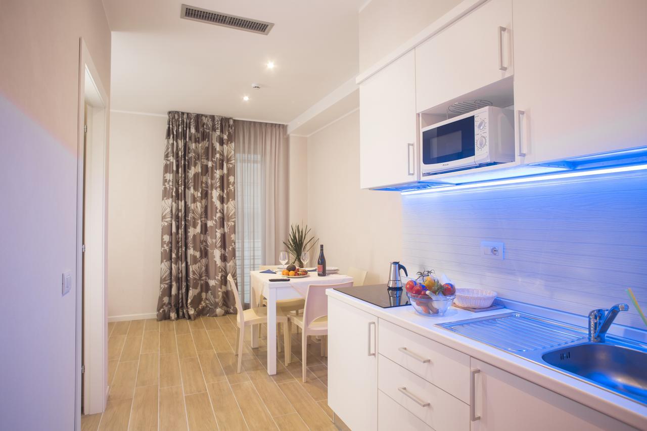 White Suite & Apartments Bellaria-Igea Marina Bagian luar foto