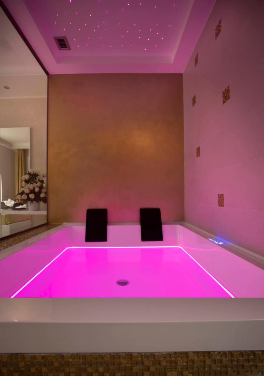 White Suite & Apartments Bellaria-Igea Marina Bagian luar foto