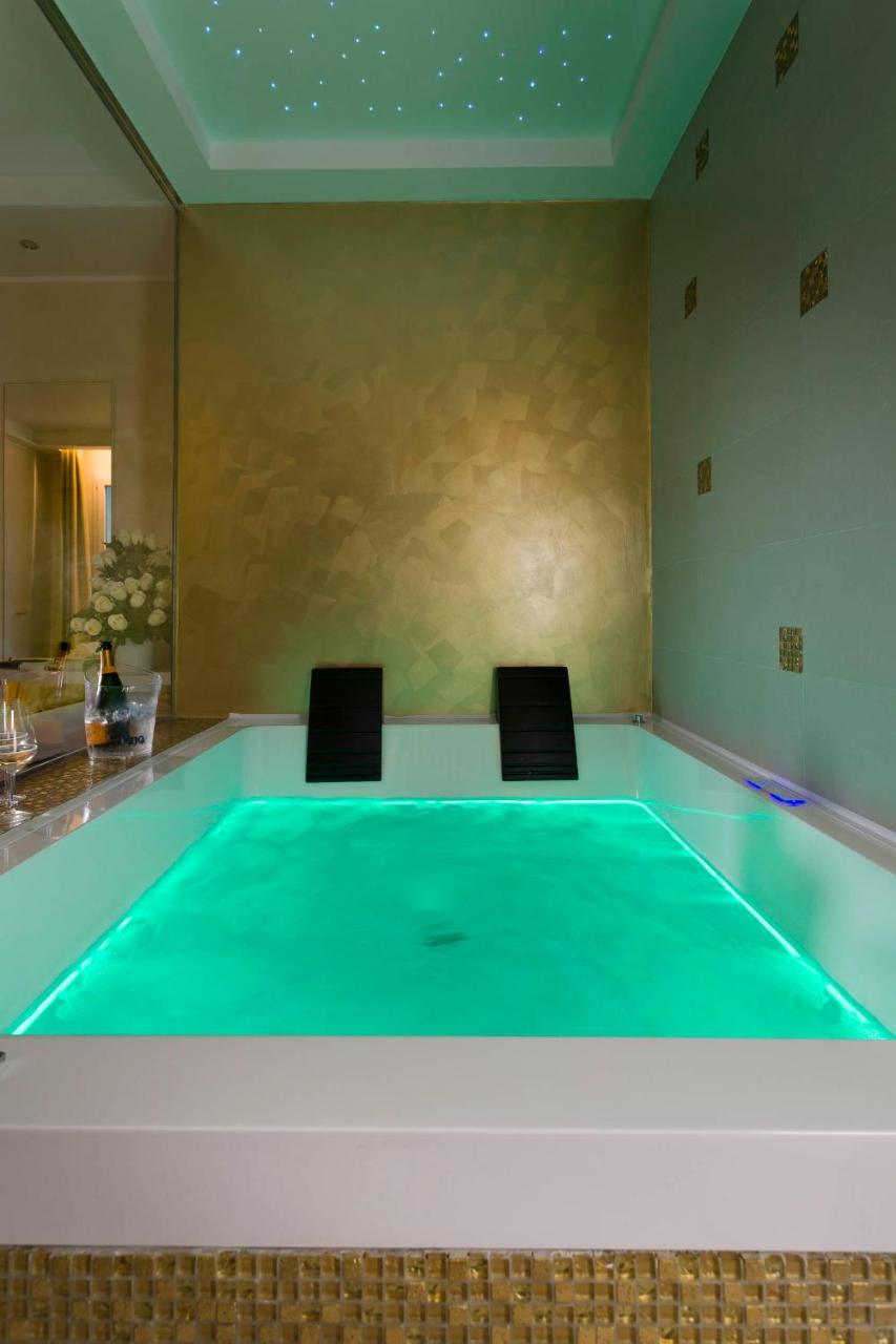 White Suite & Apartments Bellaria-Igea Marina Bagian luar foto