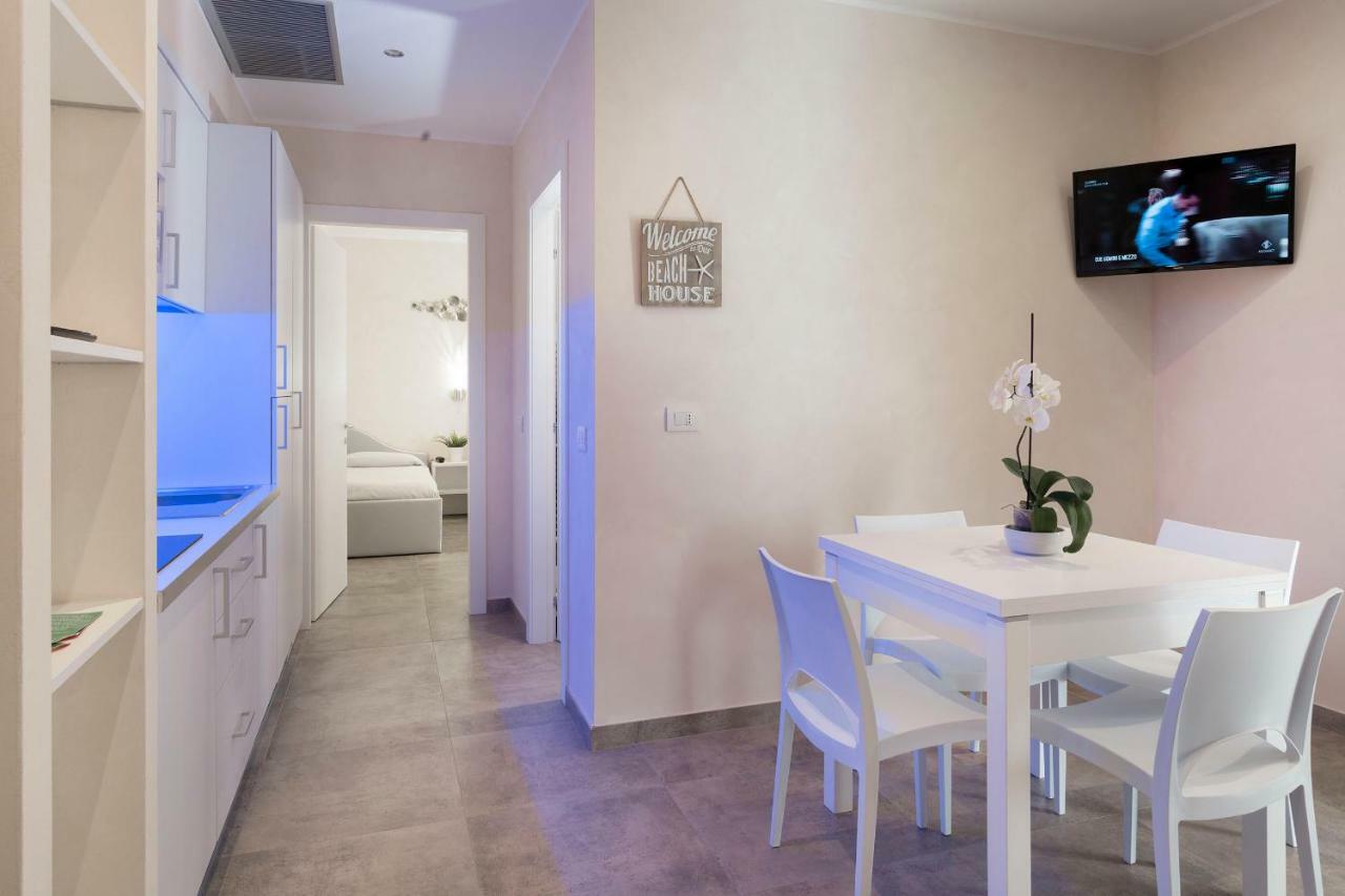 White Suite & Apartments Bellaria-Igea Marina Bagian luar foto