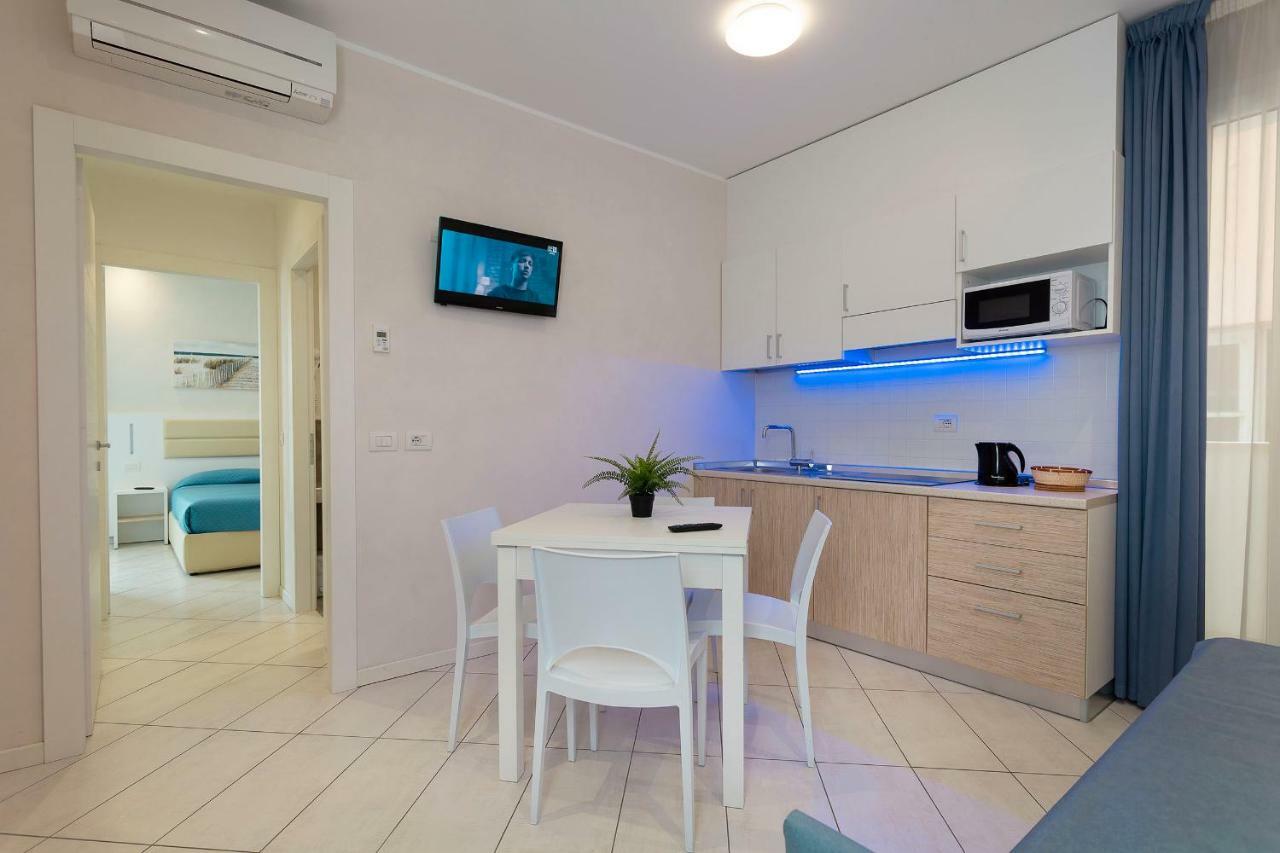 White Suite & Apartments Bellaria-Igea Marina Bagian luar foto