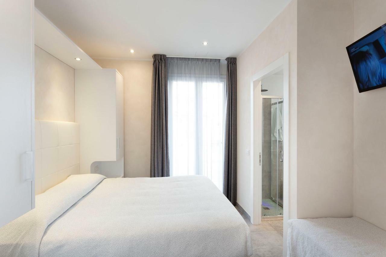 White Suite & Apartments Bellaria-Igea Marina Bagian luar foto