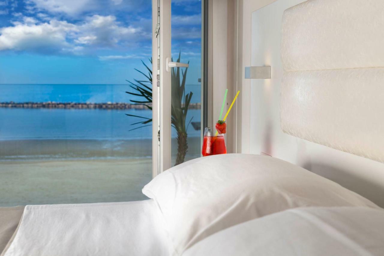 White Suite & Apartments Bellaria-Igea Marina Bagian luar foto